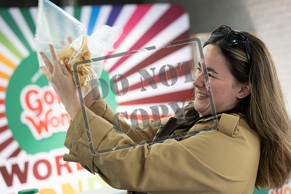 Golden wonder crisps