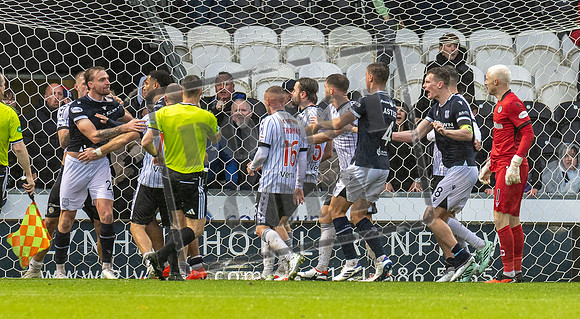 St Mirren v Dundee