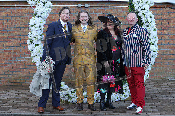 RACING Ayr