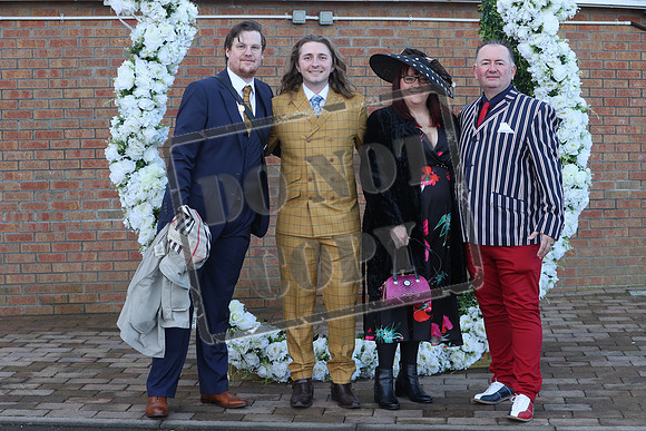 RACING Ayr