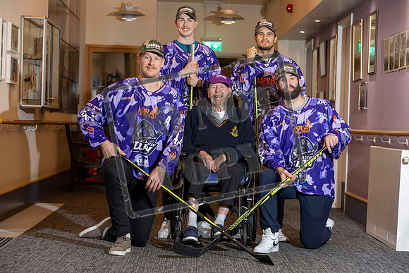 GLASGOW Clan ice hockey players will literally be giving the shirts off their backs on Armistice Day to raise money for Erskine Veterans Charity.