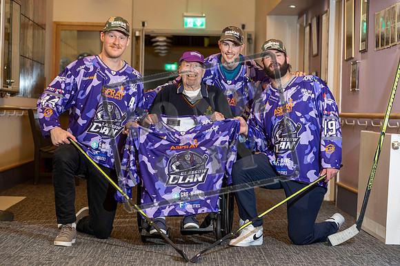 GLASGOW Clan ice hockey players will literally be giving the shirts off their backs on Armistice Day to raise money for Erskine Veterans Charity.