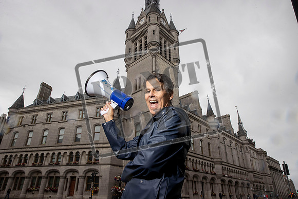 Robin Galloway is Back!  And it’s no wind-up!Pure Radio Scotland launches in the North East with a familiar face.