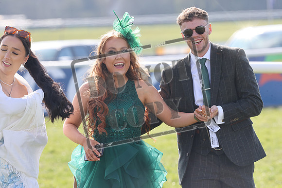 RACING Ayr