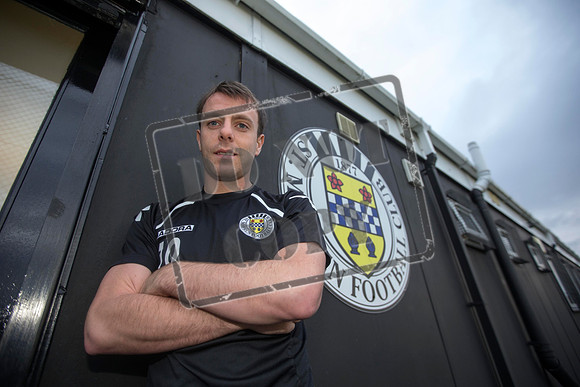 st mirren train/press