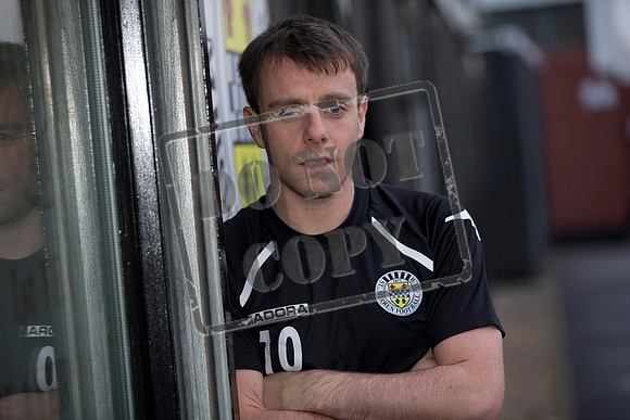 st mirren train/press