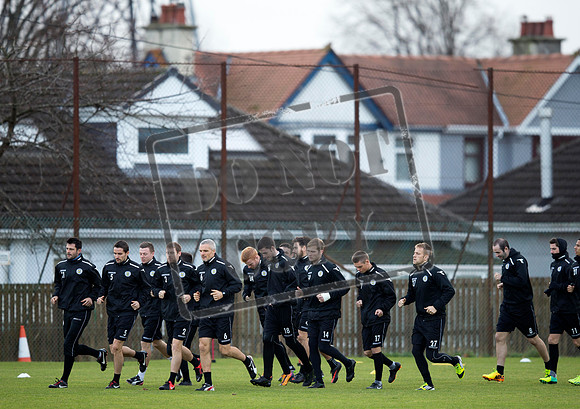 st mirren train/press