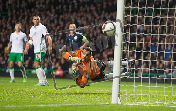 Soccer - UEFA Euro 2016 - Qualifying - Group D - Scotland v Republic of Ireland - Hampden Park