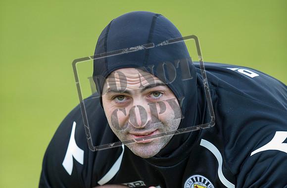 st mirren train/press